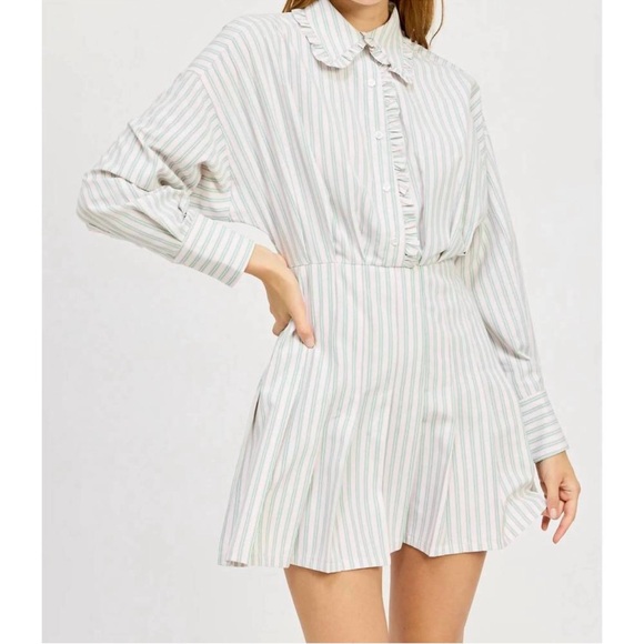 En Saison Dresses & Skirts - En Saison Striped Ruffle-Collar Mini Dress – XS